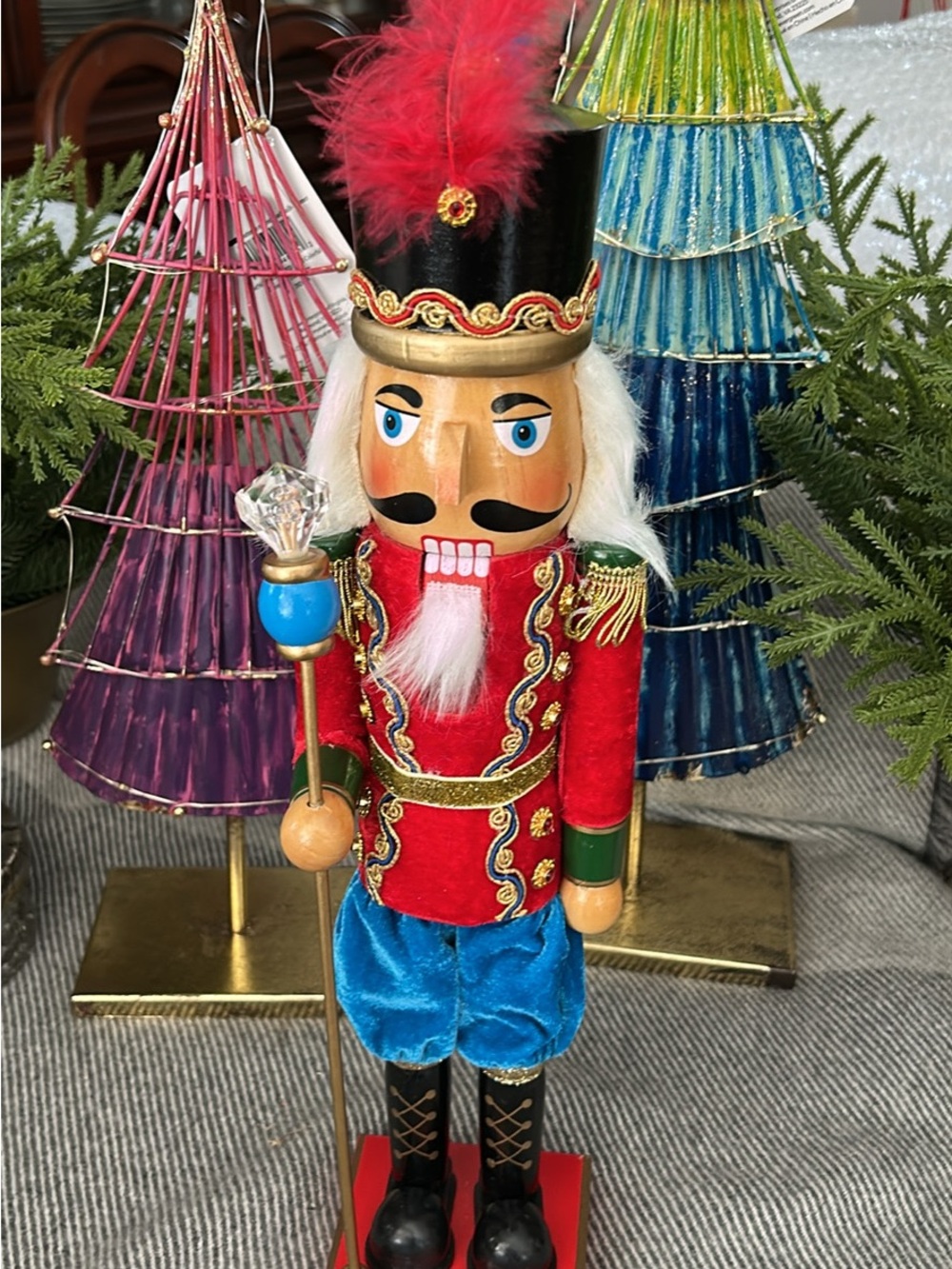 Festive Victorian Holiday Nutcracker *NEW
